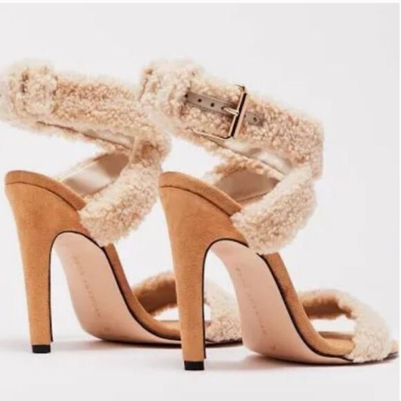 NIB Good American Sherpa Heels - Picture 3 of 8